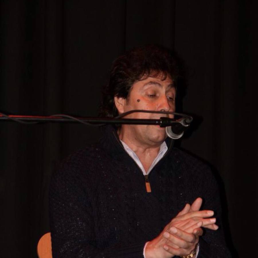 Jesús El Almendro al cante en Teatro Flamenco Madrid