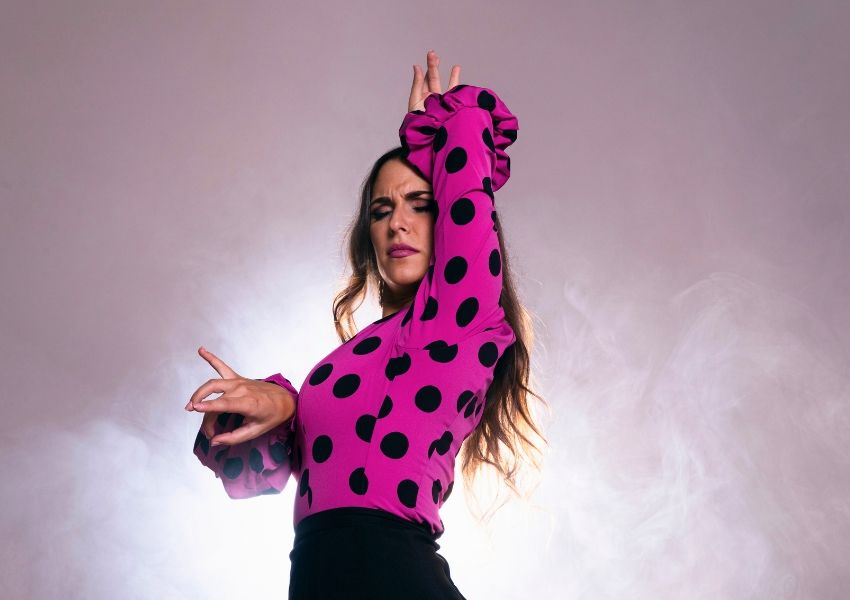 Imagen principal del artículo Bulerías en vivo: ritmo, improvisación y energía sobre el tablao