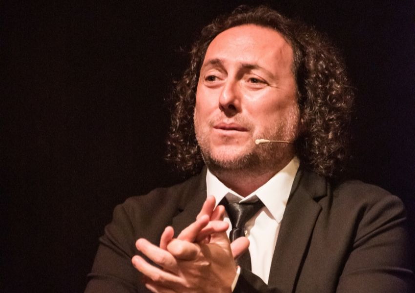 Imagen principal del artículo Israel Paz en Teatro Flamenco Madrid: el cante puro de la Villa y Corte